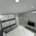 Alpha Lux * Sarandë