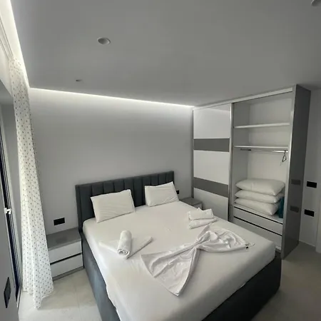 Alpha Lux Apartment *