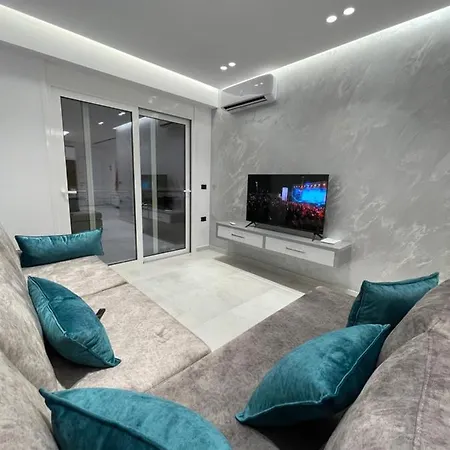 Alpha Lux Apartamento Sarandë